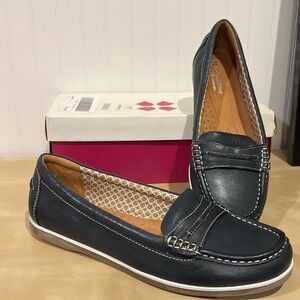 Naturalizer Navy “Hamilton” Loafers, size 9.5W, Like New in Box